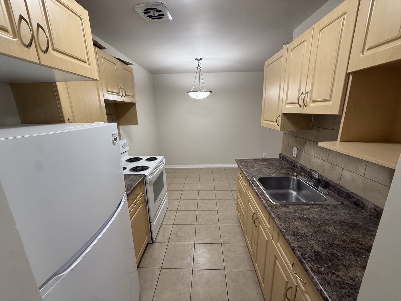 301 Victor Street - Photo 4 of 12
