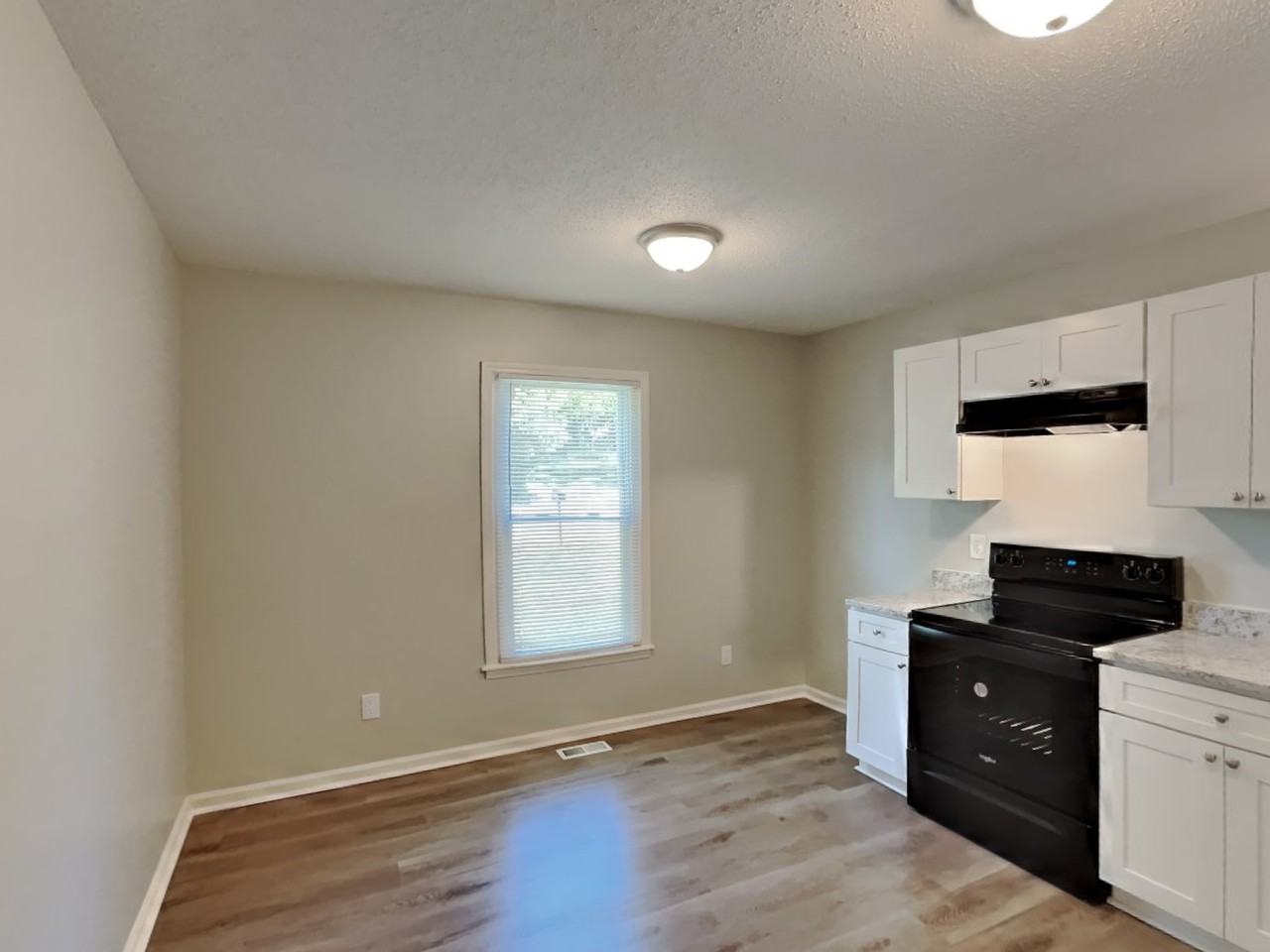 1114 8th St - Photo 6 of 19