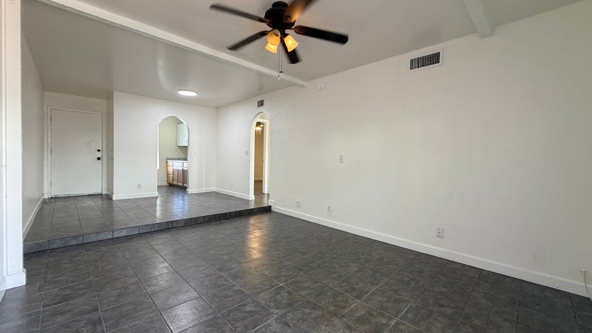 4215 N 17th St #6 - Photo 3 of 11