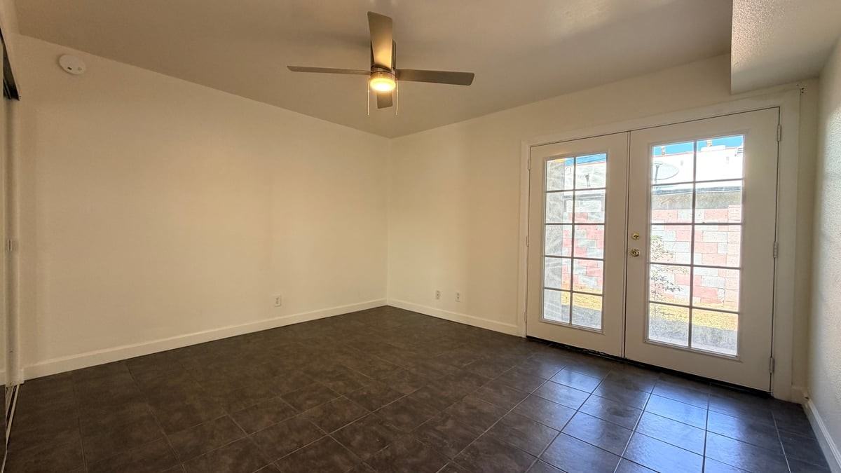 4215 N 17th St #6 - Photo 6 of 11