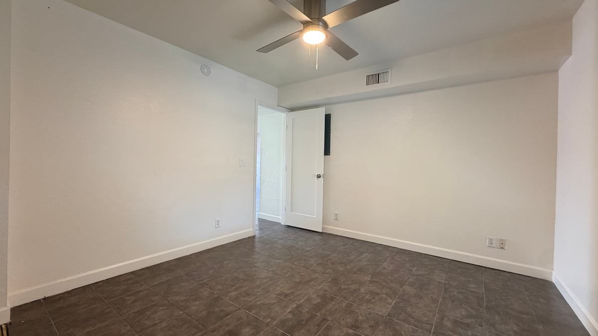 4215 N 17th St #6 - Photo 7 of 11
