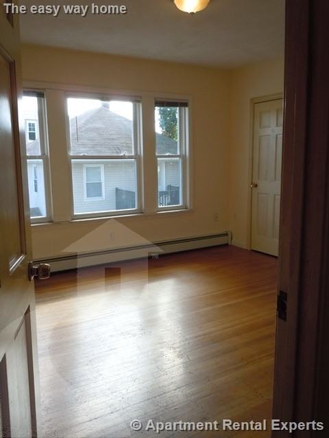 12 Pearl St #2R - Photo 2 of 6