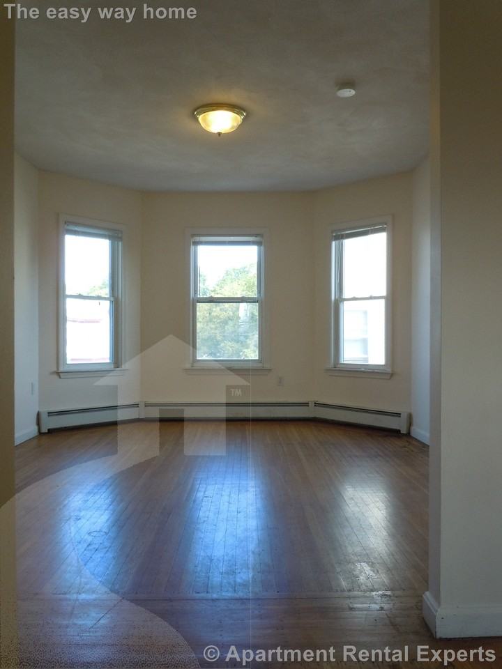 12 Pearl St #2R - Photo 3 of 6