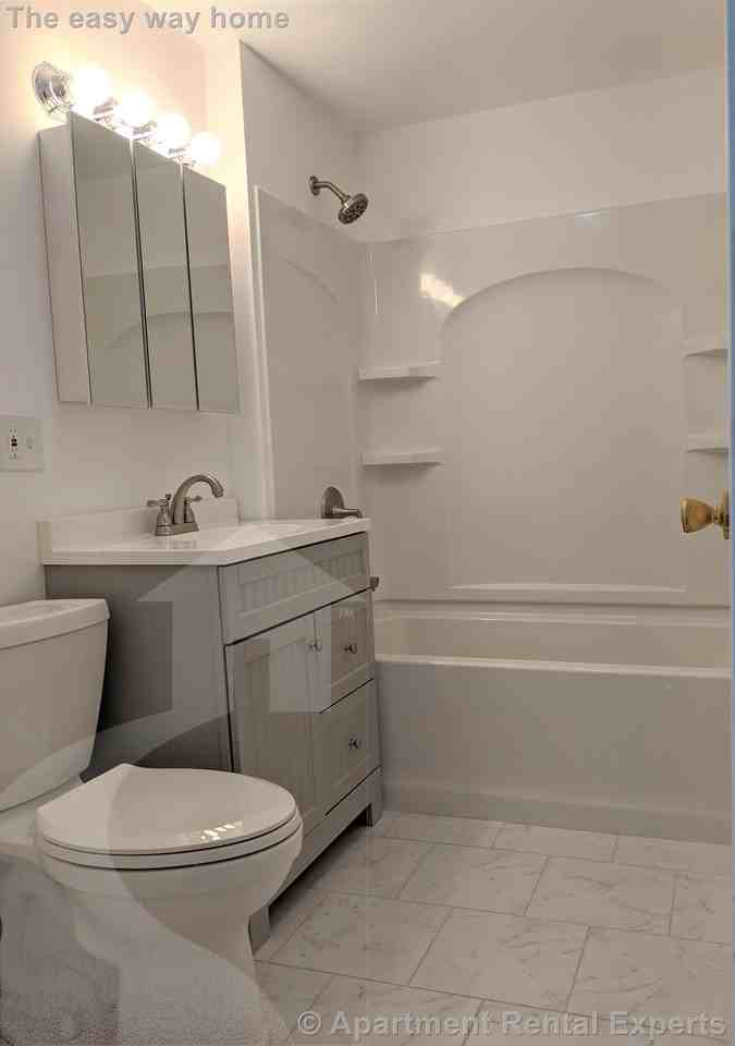 12 Pearl St #2R - Photo 4 of 6