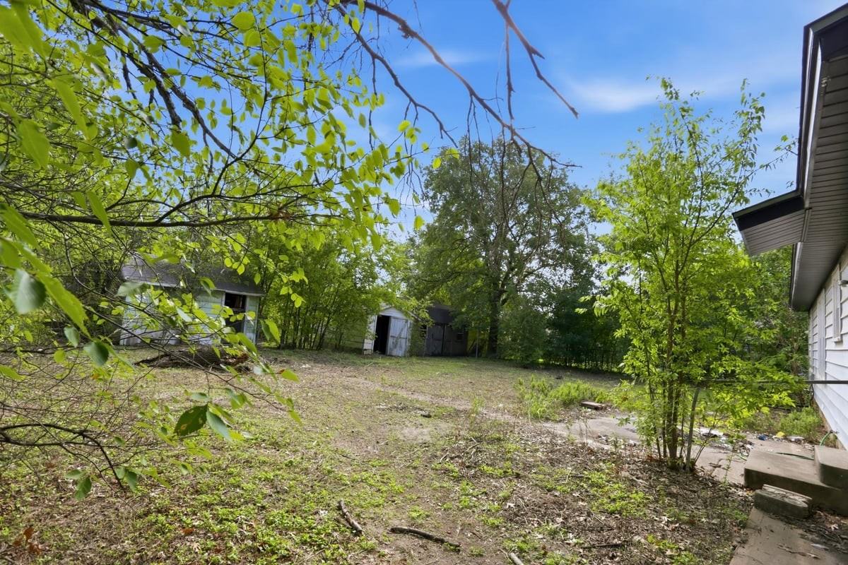 4612 Old Dallas Rd - Photo 4 of 16