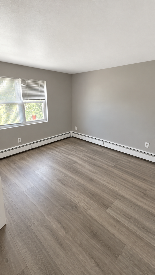 90 Ford St #6 - Photo 3 of 3