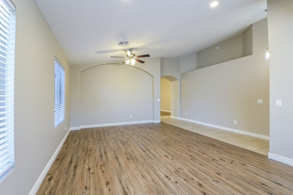 8644 W Fullam St - Photo 3 of 16