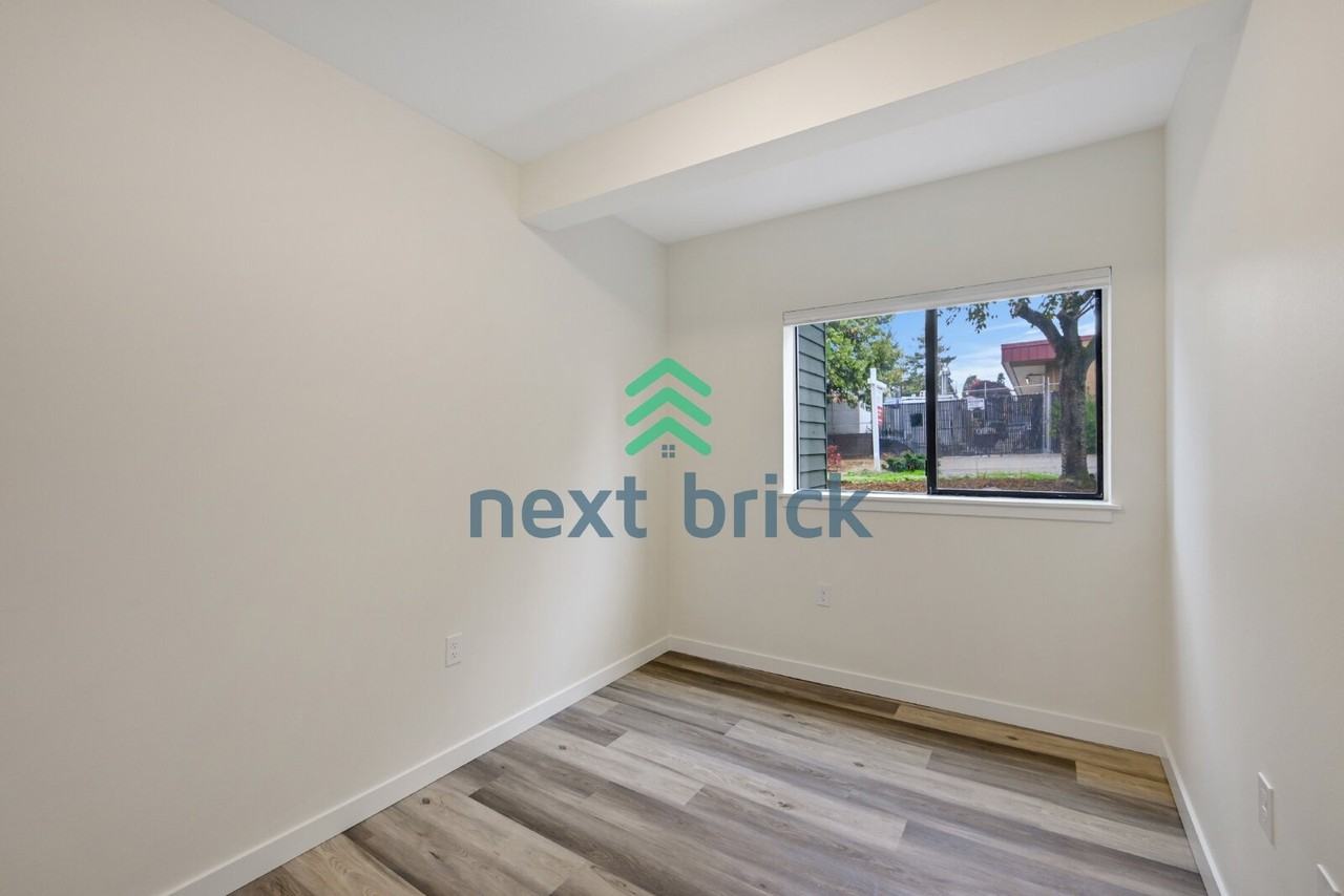 8816 Nesbit Ave N #10 - Photo 6 of 15