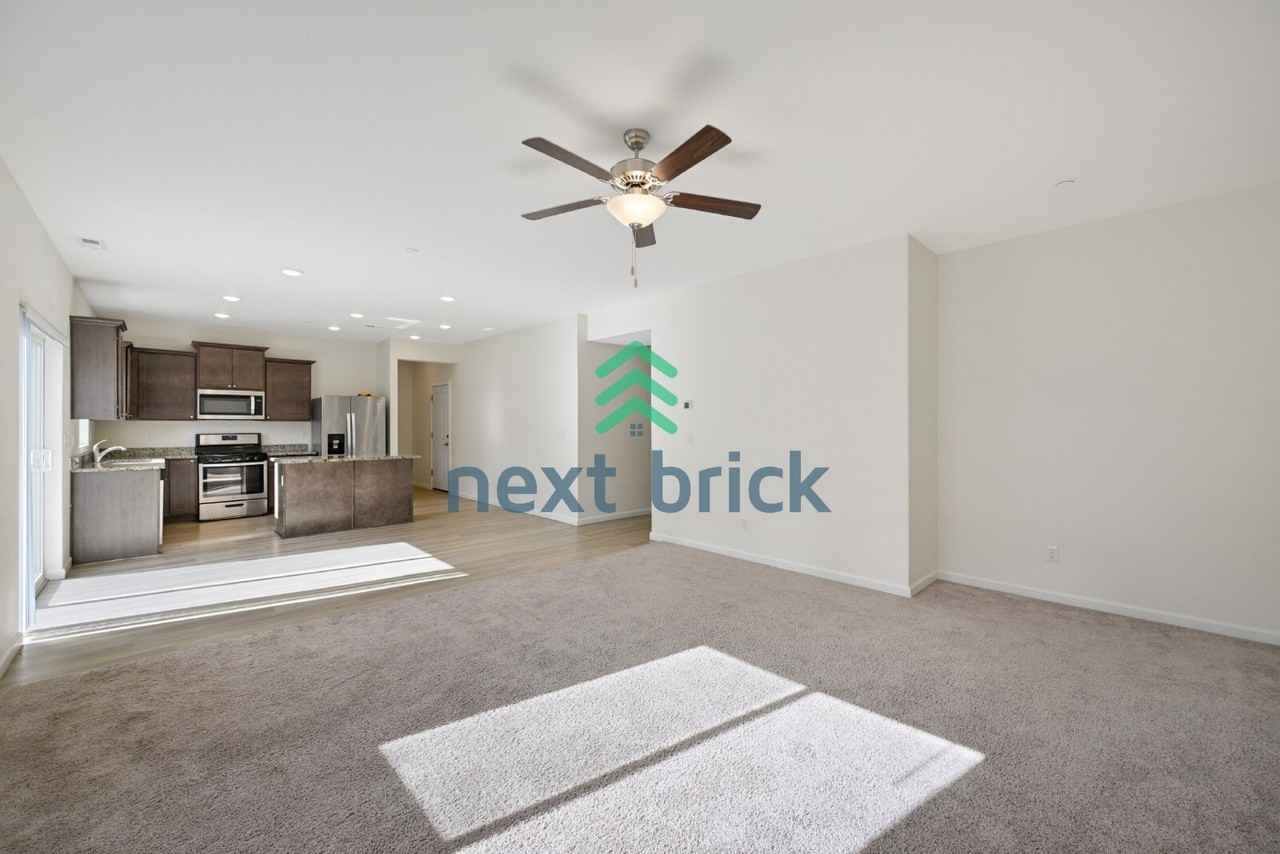 11468 57th Street Ct E - Photo 4 of 26