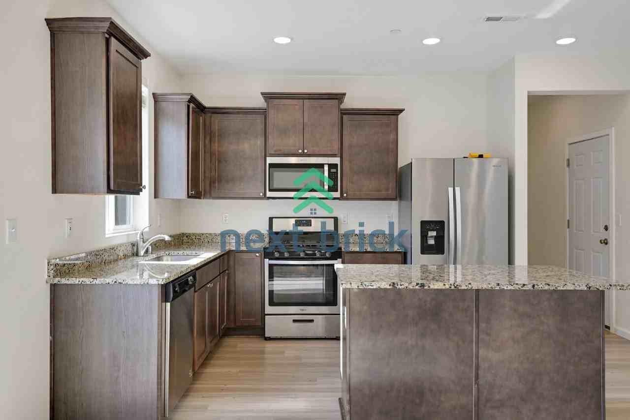 11468 57th Street Ct E - Photo 7 of 26