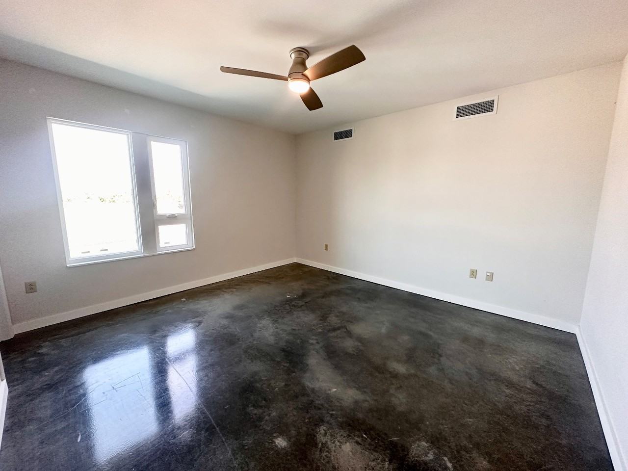 3100 Banks St #210 - Photo 4 of 10