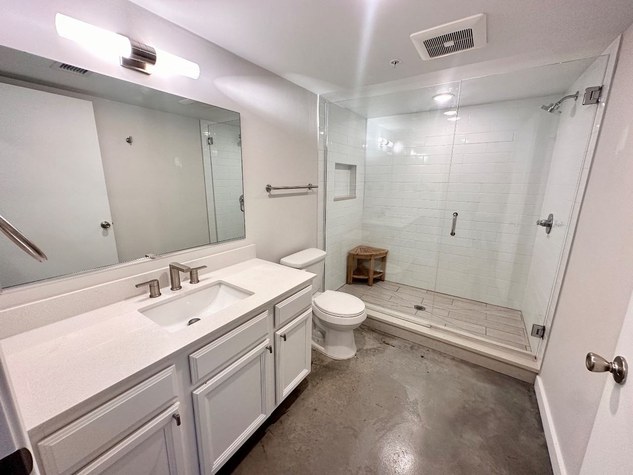 3100 Banks St #210 - Photo 7 of 10