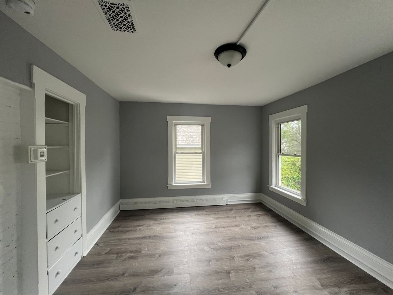 31 Bond St - Photo 6 of 14
