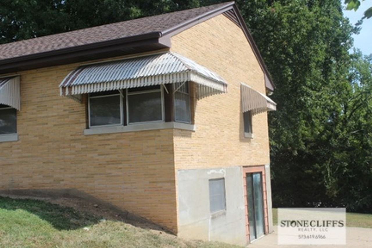 211 Donald Ave - Photo 3 of 39