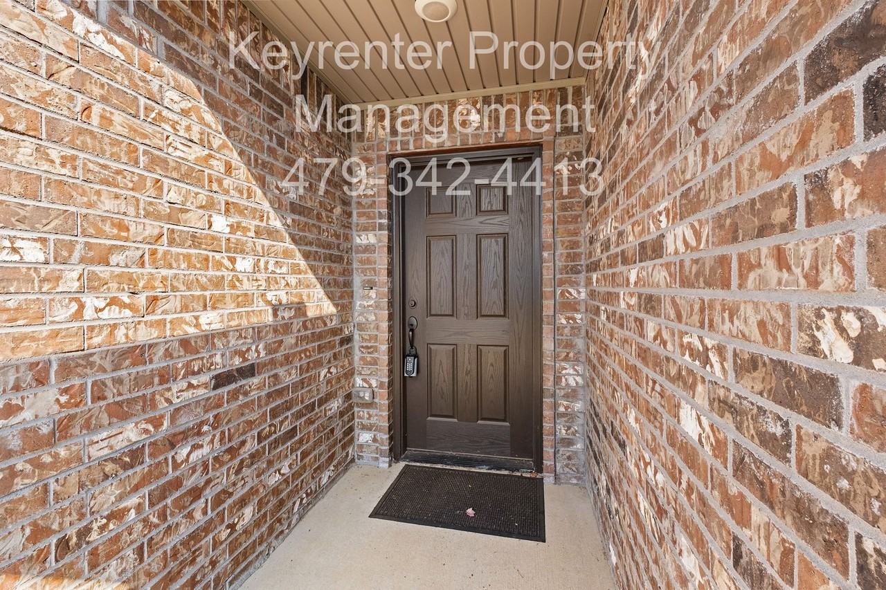 4532 W Newton Ave - Photo 4 of 26