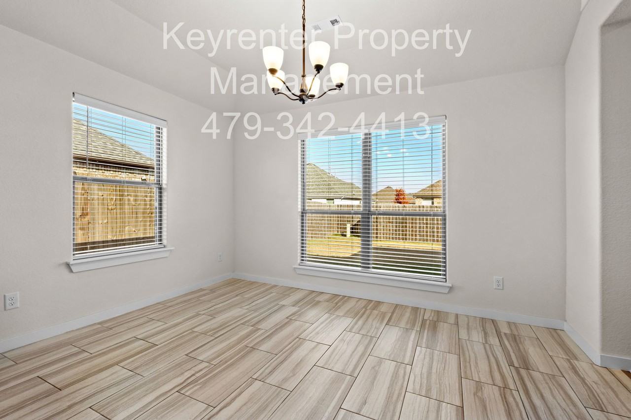 4532 W Newton Ave - Photo 6 of 26
