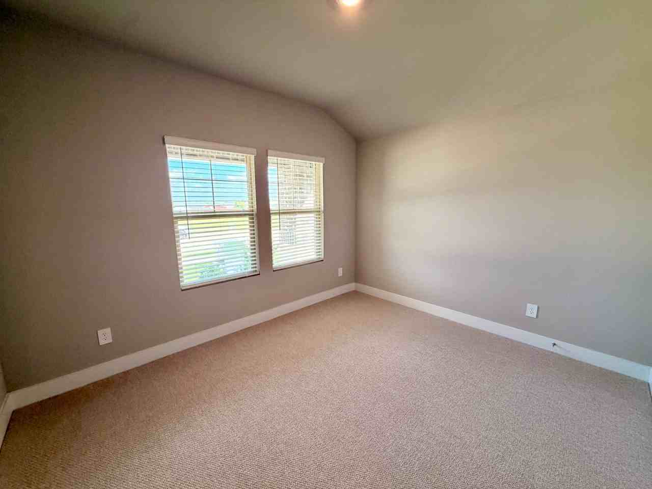 214 Winchester Ln - Photo 3 of 16