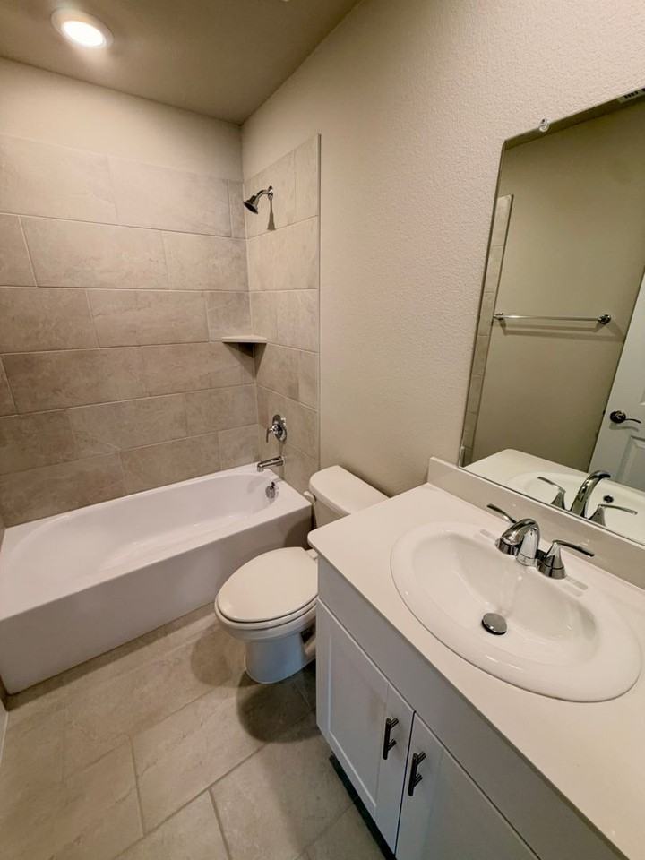 214 Winchester Ln - Photo 7 of 16