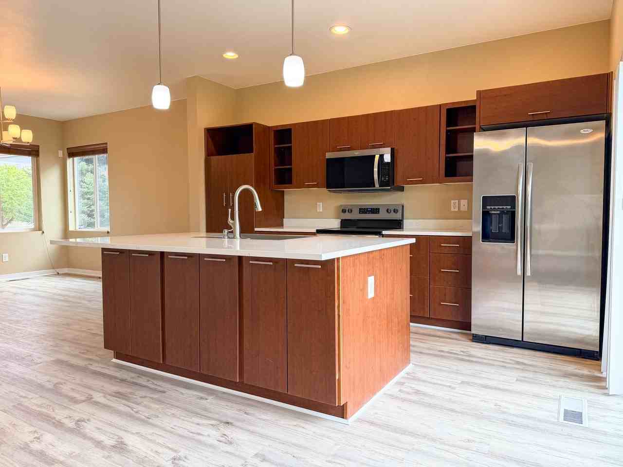 10029 Richfield St - Photo 4 of 35