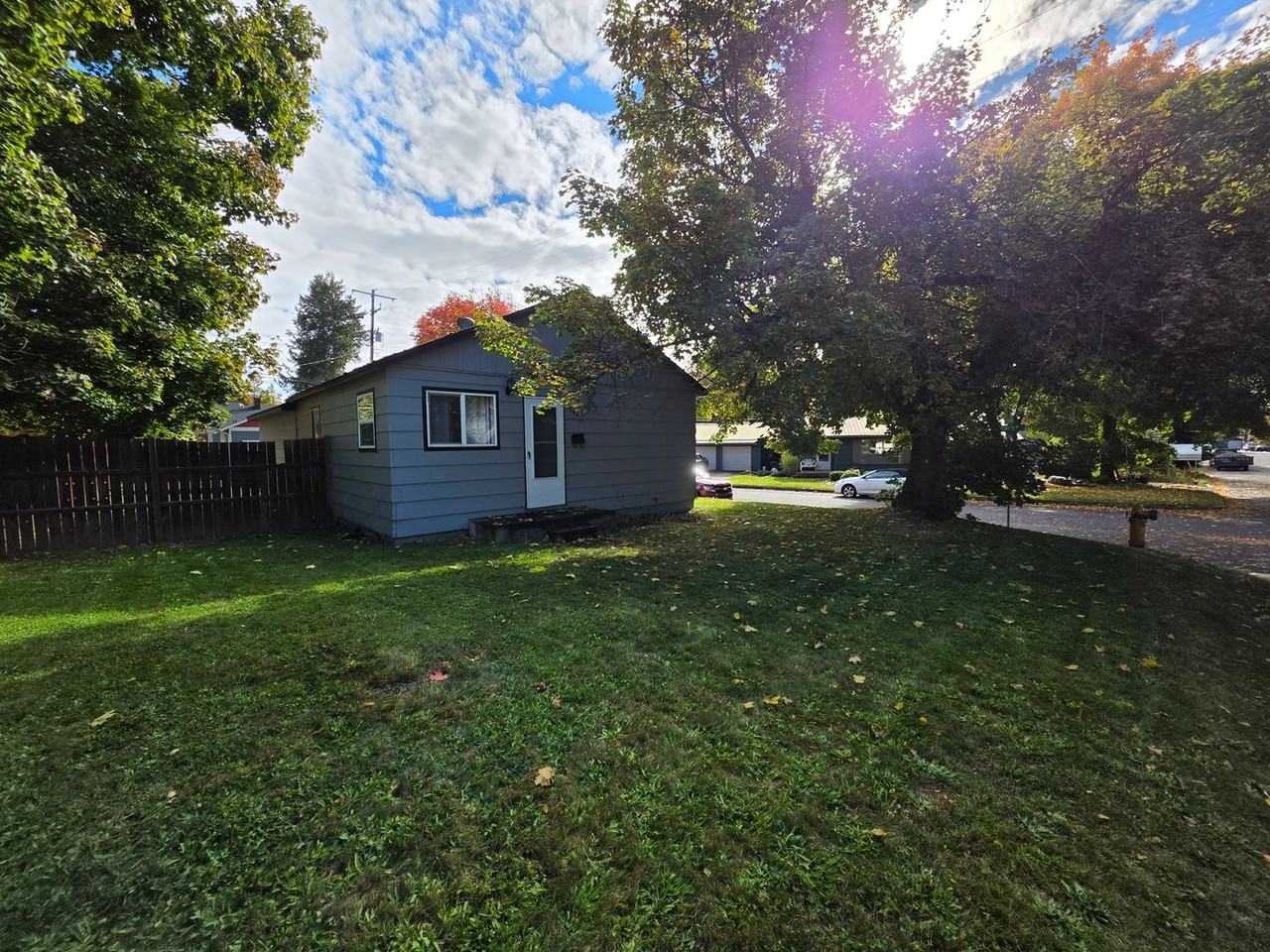 1064 N 1st St - Photo 2 of 19
