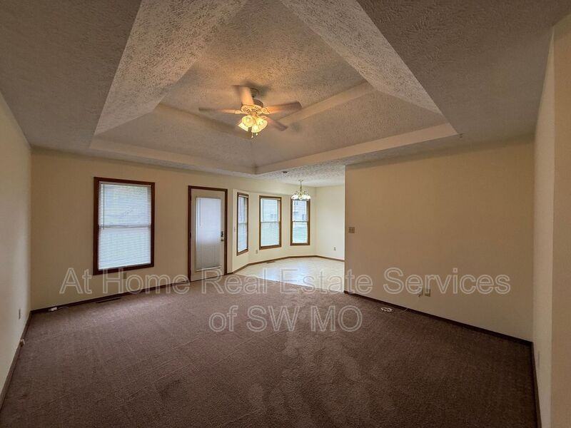 4124 S Franklin Ave - Photo 2 of 12