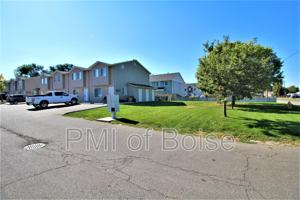 featured image of 1059 E Iowa Ave #2