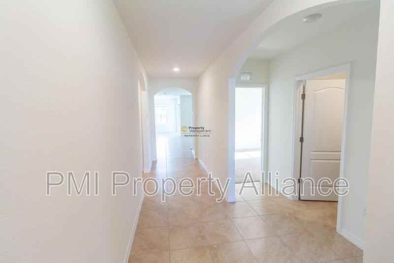 908 Brooklet Dr - Photo 2 of 32