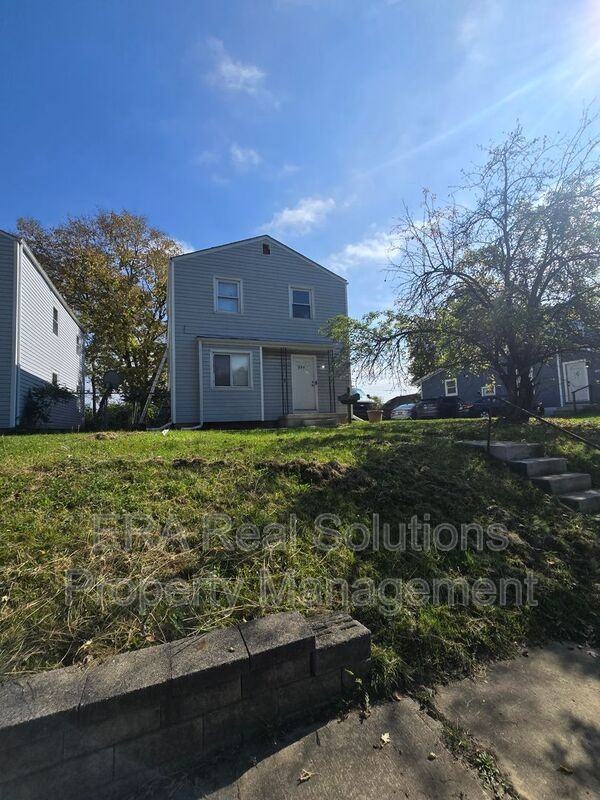 112 Columbian Ave - Photo 5 of 18