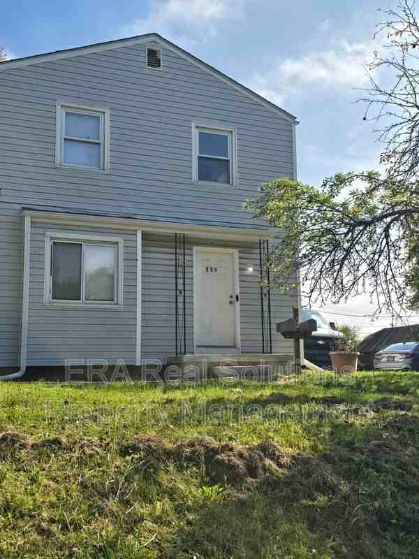 112 Columbian Ave - Photo 6 of 18
