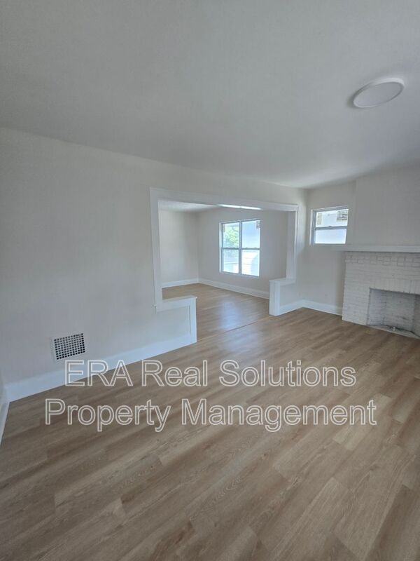 1174 E Livingston Ave - Photo 5 of 23