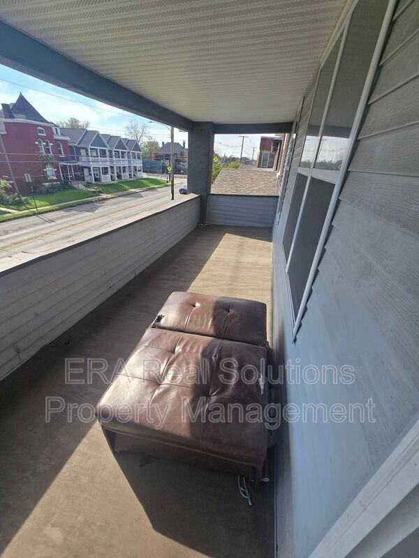 1174 E Livingston Ave - Photo 6 of 23