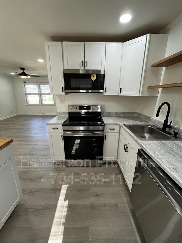 2413 Alleghany St - Photo 4 of 18