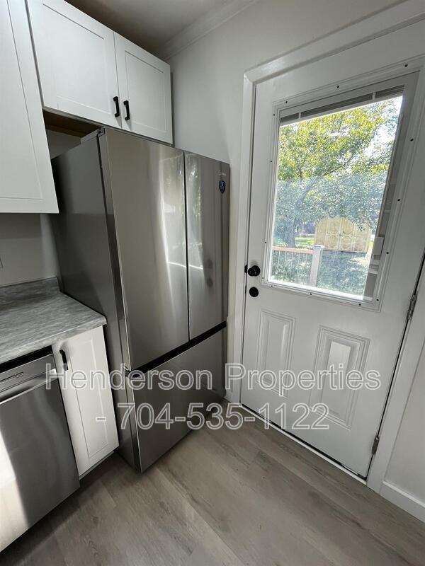 2413 Alleghany St - Photo 5 of 18