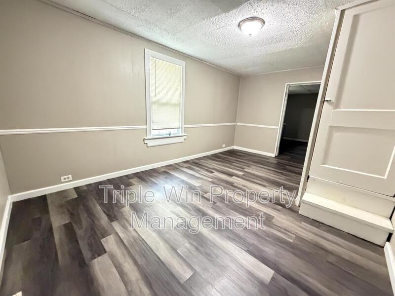 9425 Burdella Ave - Photo 7 of 27