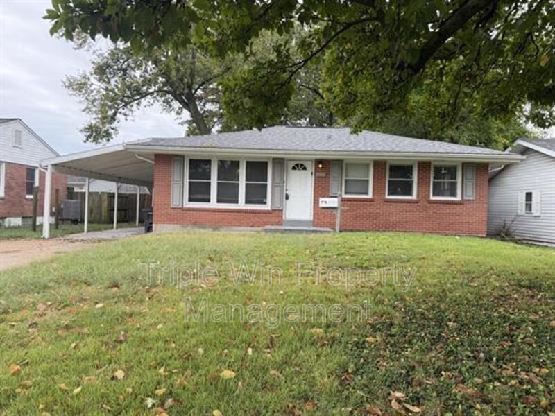 740 Crowder Dr - Photo 2 of 23