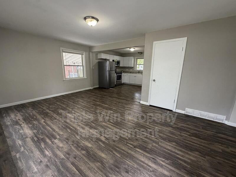 740 Crowder Dr - Photo 3 of 23