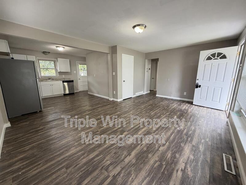 740 Crowder Dr - Photo 4 of 23