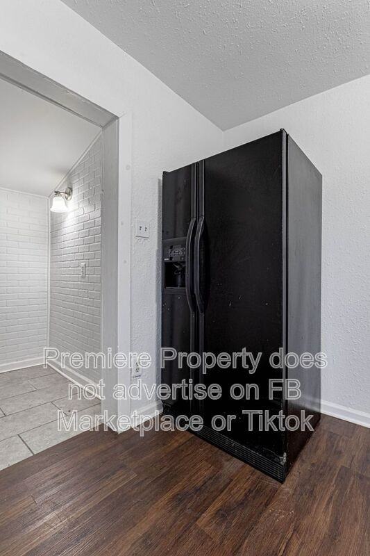 145 E Farmer St - Photo 4 of 12