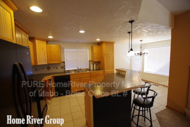 1950 N Pilgrim Ave - Photo 3 of 27
