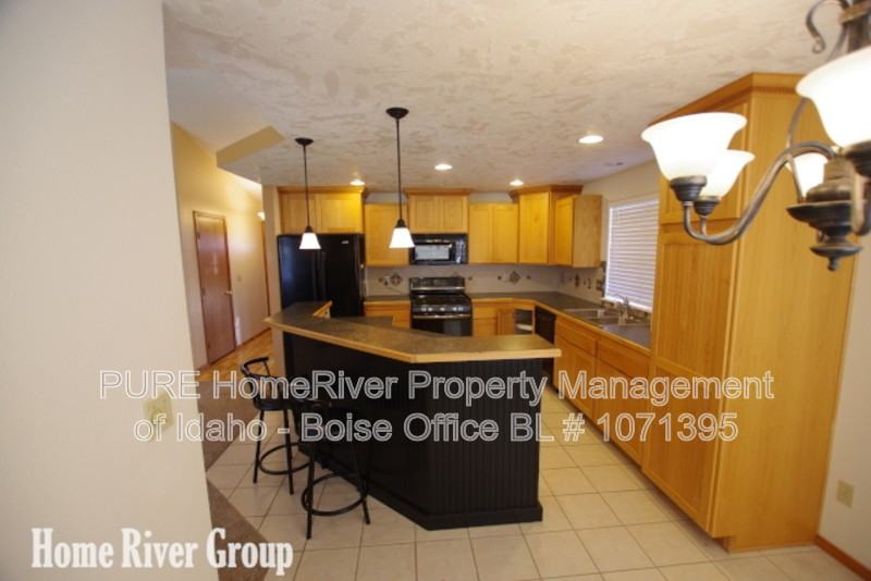 1950 N Pilgrim Ave - Photo 4 of 27