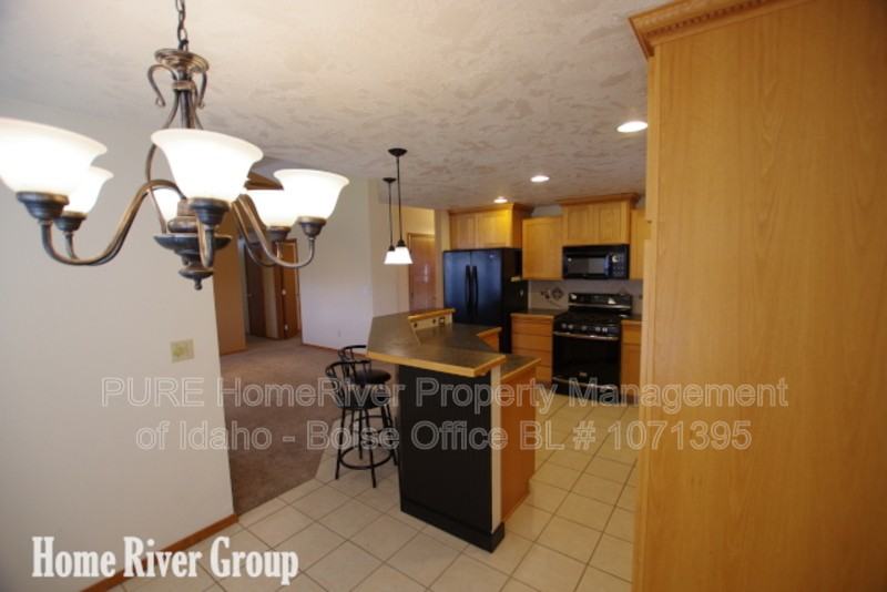 1950 N Pilgrim Ave - Photo 5 of 27