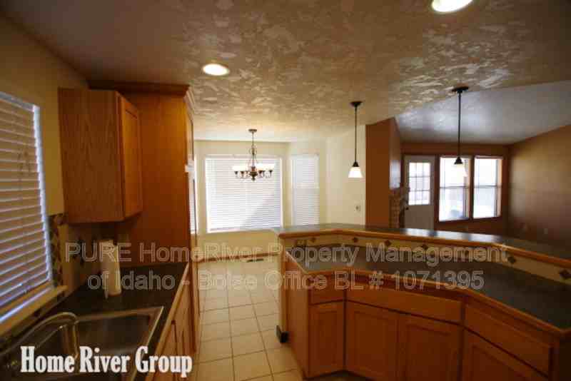 1950 N Pilgrim Ave - Photo 6 of 27