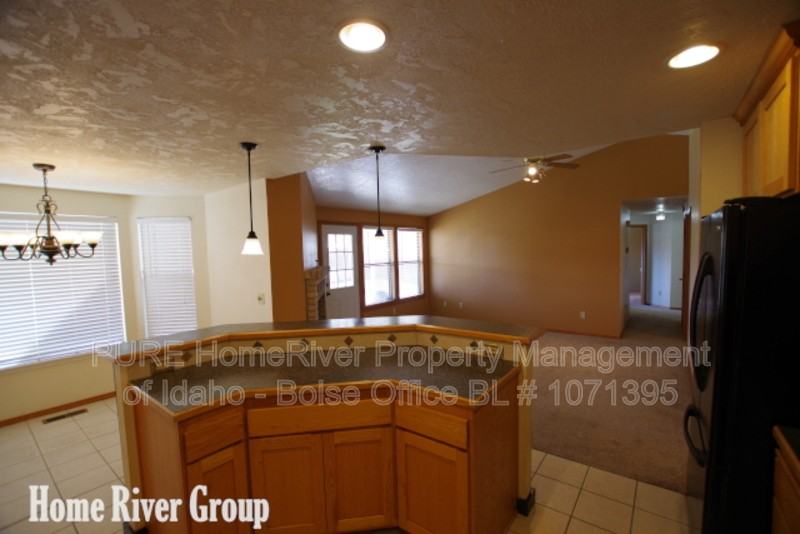 1950 N Pilgrim Ave - Photo 7 of 27