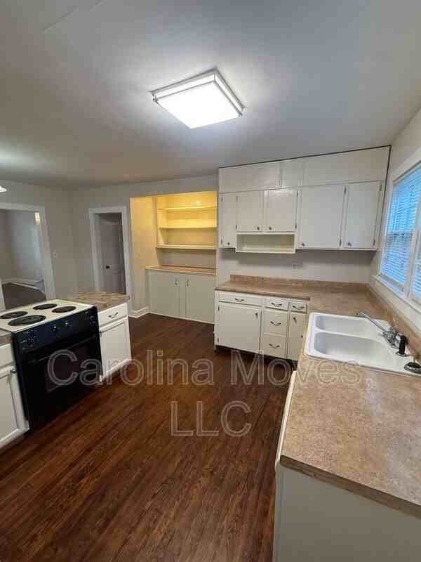 103 Wood Ave #A - Photo 4 of 7