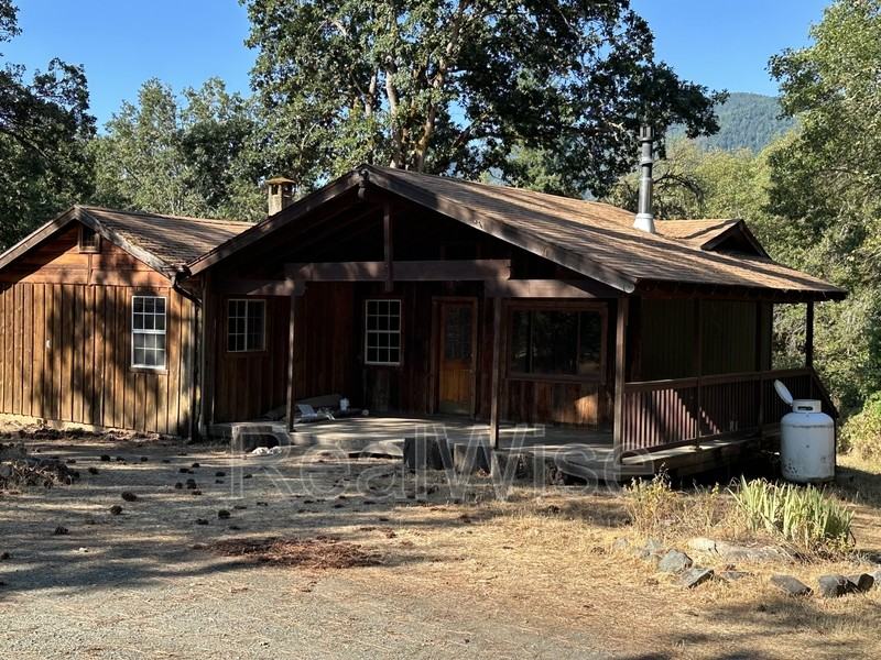 2978 E Evans Creek Rd - Photo 2 of 24