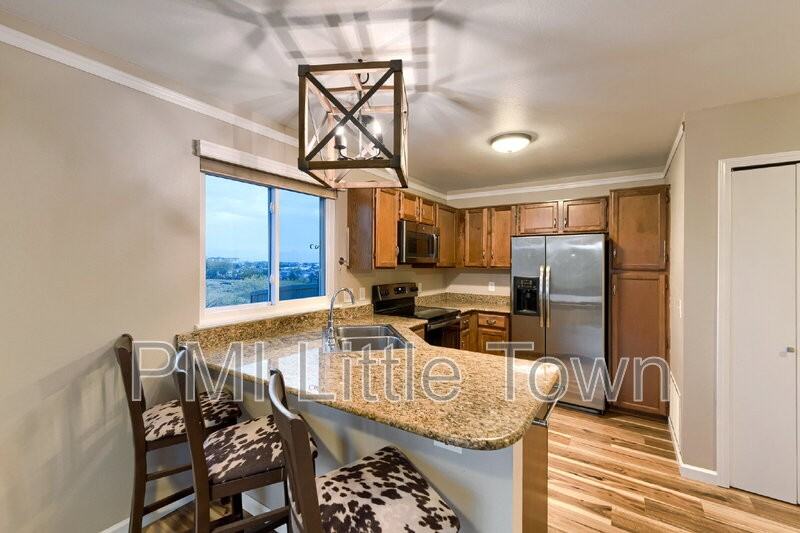 556 Longfellow Ln - Photo 5 of 29