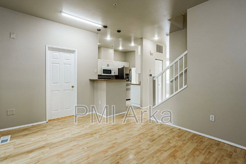 2101 Nw Pacific Elm Dr - Photo 5 of 15