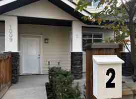 featured image of 1009 Stockwell Ave #2