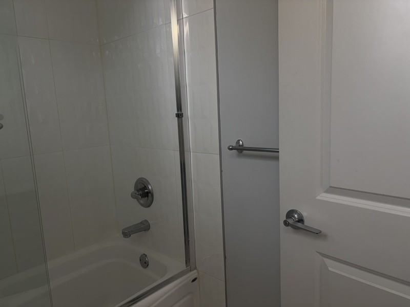 1009 Stockwell Ave #2 - Photo 7 of 33