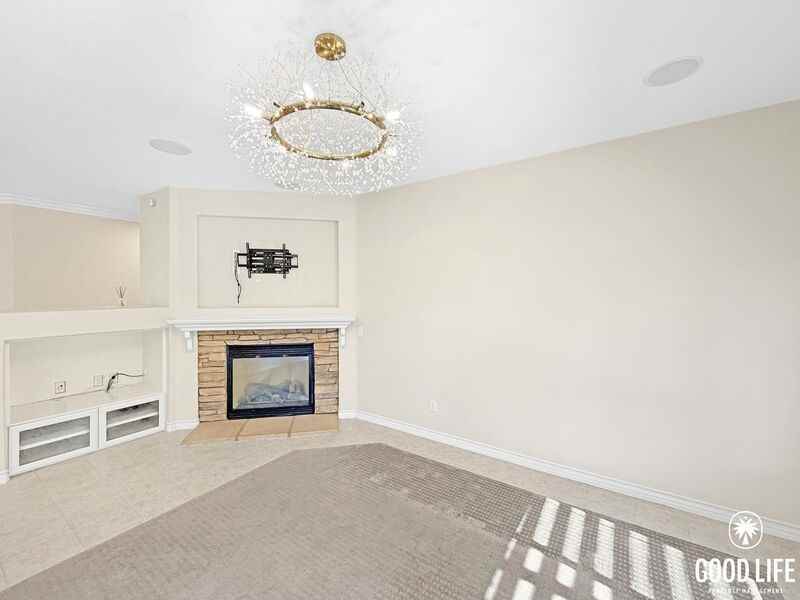 3193 Willow Tree Ln - Photo 5 of 33